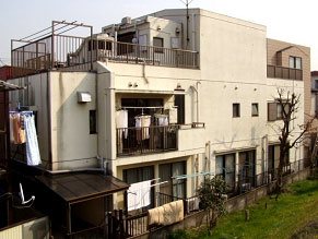 珪藻土 無垢材 自然素材リフォームの日吉プラス:屋根・外壁リフォーム前全景