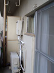 珪藻土 無垢材 自然素材リフォームの日吉プラス:キッチンリフォーム給湯器